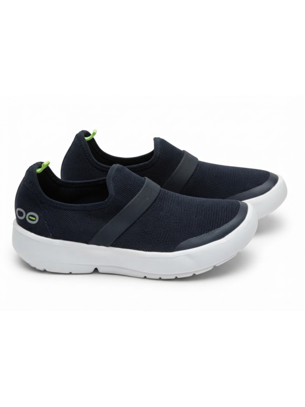 OOFOS Women's OOmg EeZee Slip On Recovery Sneaker Black/White Size 8